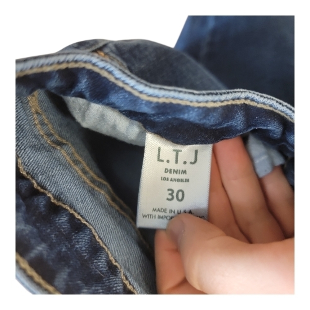 L.T.J Sicily Women's Classic Blue Straight Leg Jean, Size 30 - Picture 3 of 7